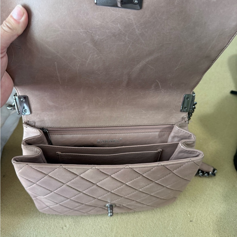 Chanel Quilted Beige Boy Bag - Picture 7 of 9
